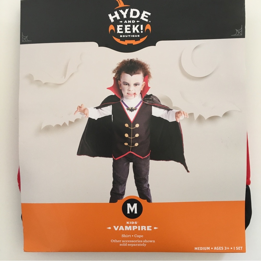 Hyde & Eek Size (M 8-10) Kids Halloween Costume Vampire Shirt and Cape 🎃
